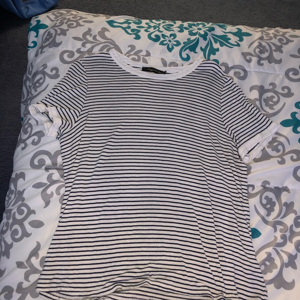 black and white stripped tee